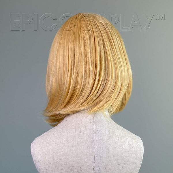 Aura - Butterscotch Blonde Wig