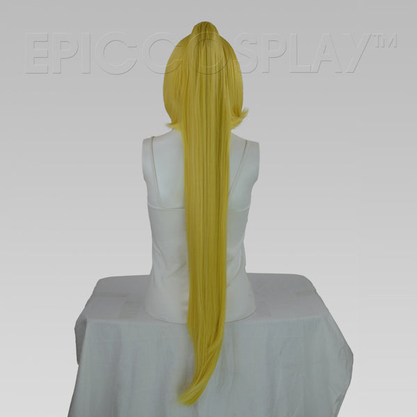 Leto - Rich Butterscotch Blonde Wig
