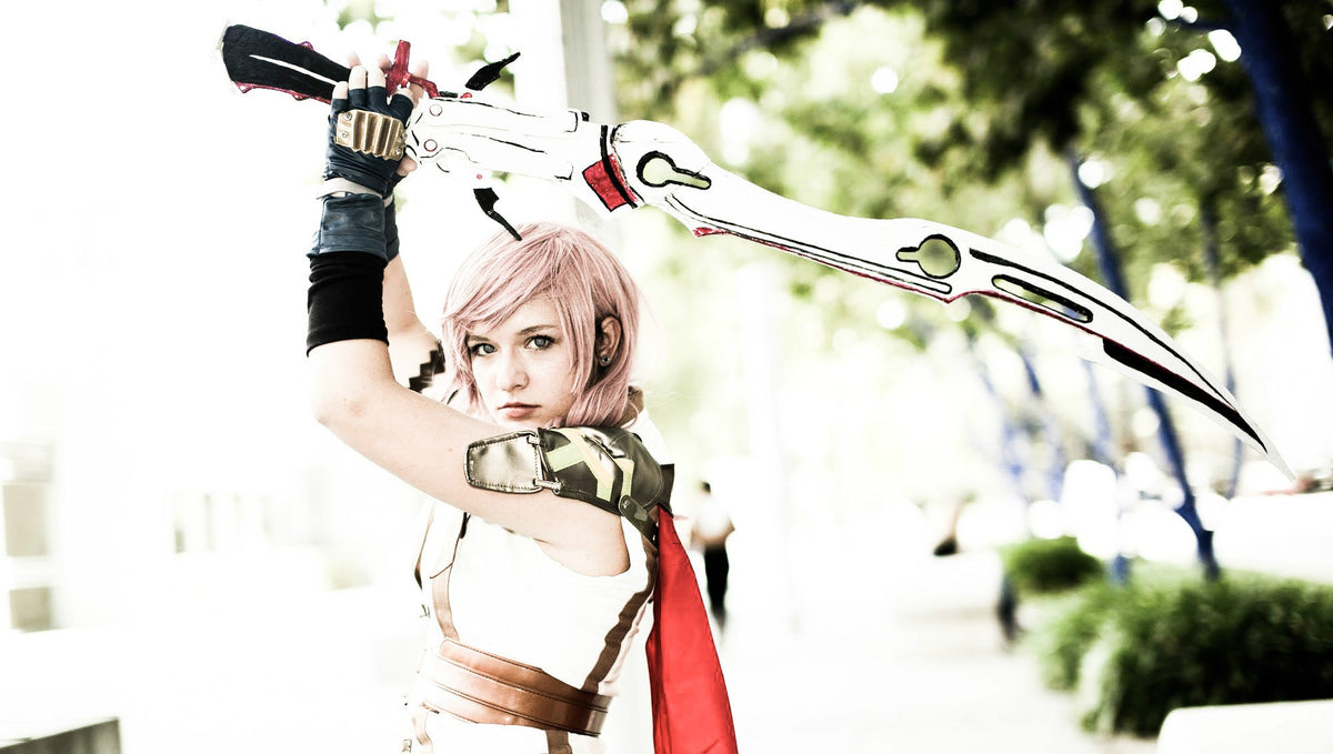 Show Us Your Moves: Amber Cosplays Lightning from Final Fantasy XIII!
