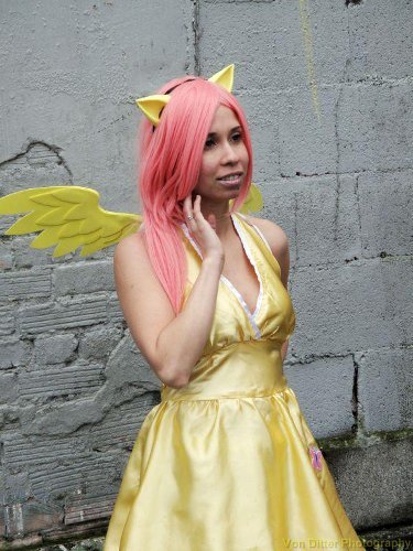 Show Us Your Moves: Devious Kitty cosplays as Fluttershy!
