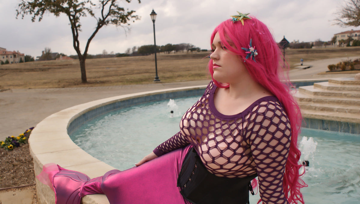 Show Us Your Moves: Little Minxat Cosplays Mermaid Pinkie Pie from My Little Pony!