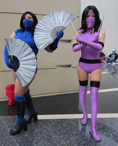 Valentine&#8217;s Day Couples Contest Entry: Sharon &#038; Gloria as Mileena &#038; Kitana (Mortal Kombat)